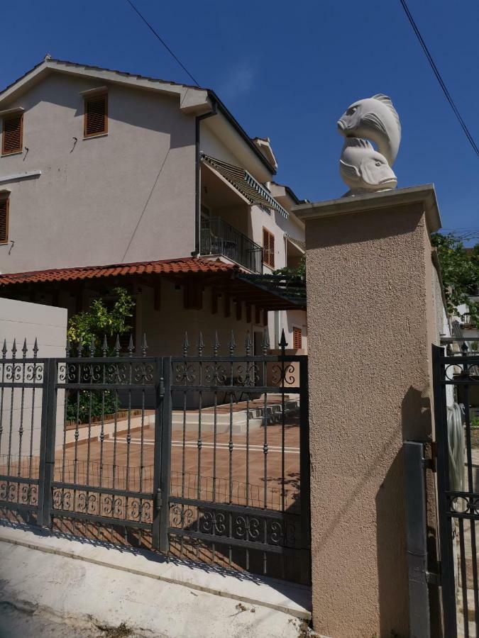 מילנה Villa V&D מראה חיצוני תמונה